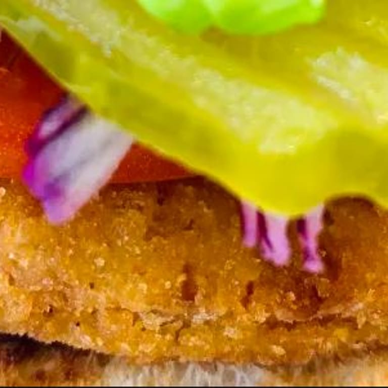 Delicious Gyros: A Middle Eastern Delight
